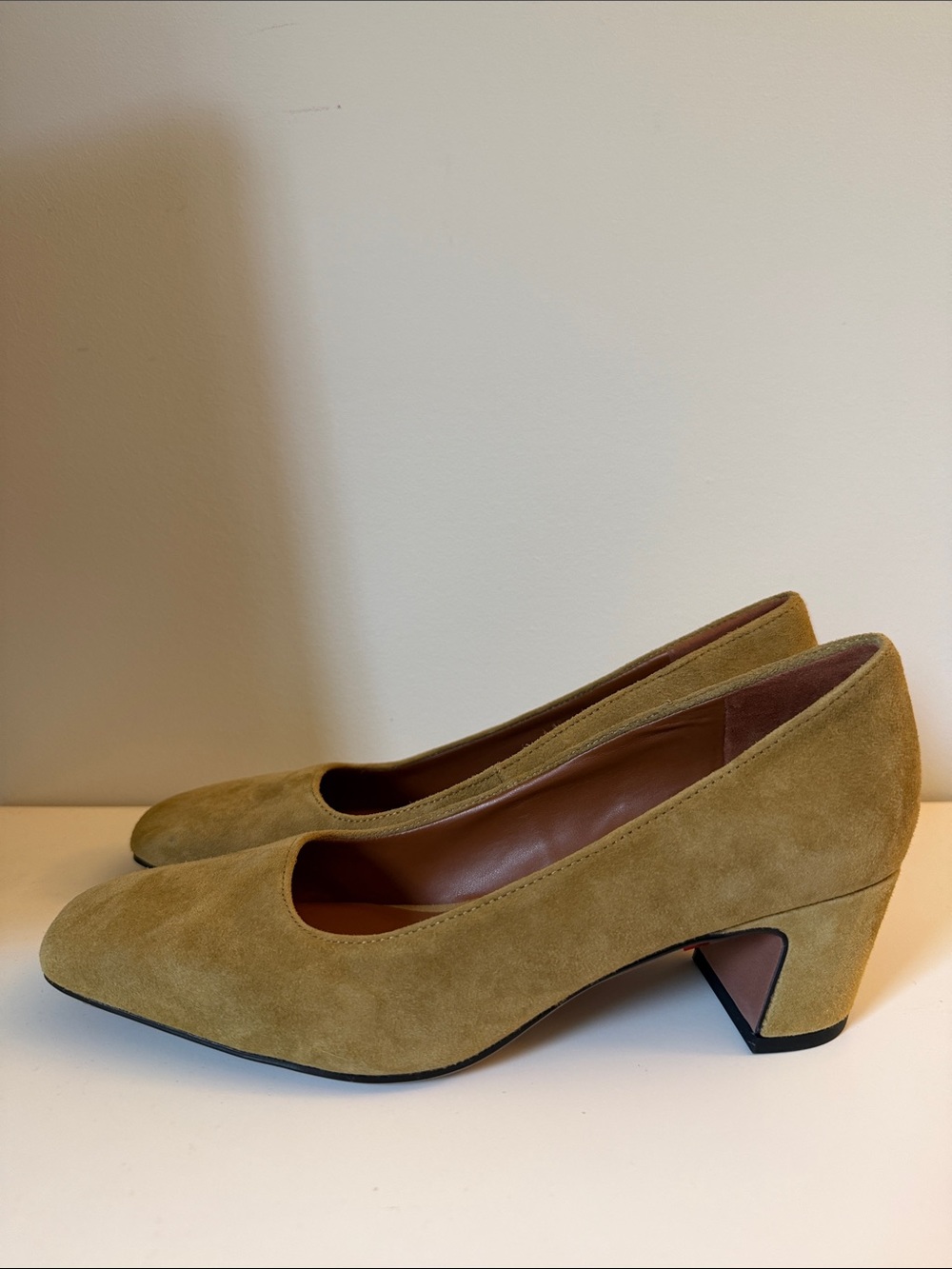 NWT Franco Sarto Salino Square Toe Pumps Mustard Brown Genuine Suede Size 7M